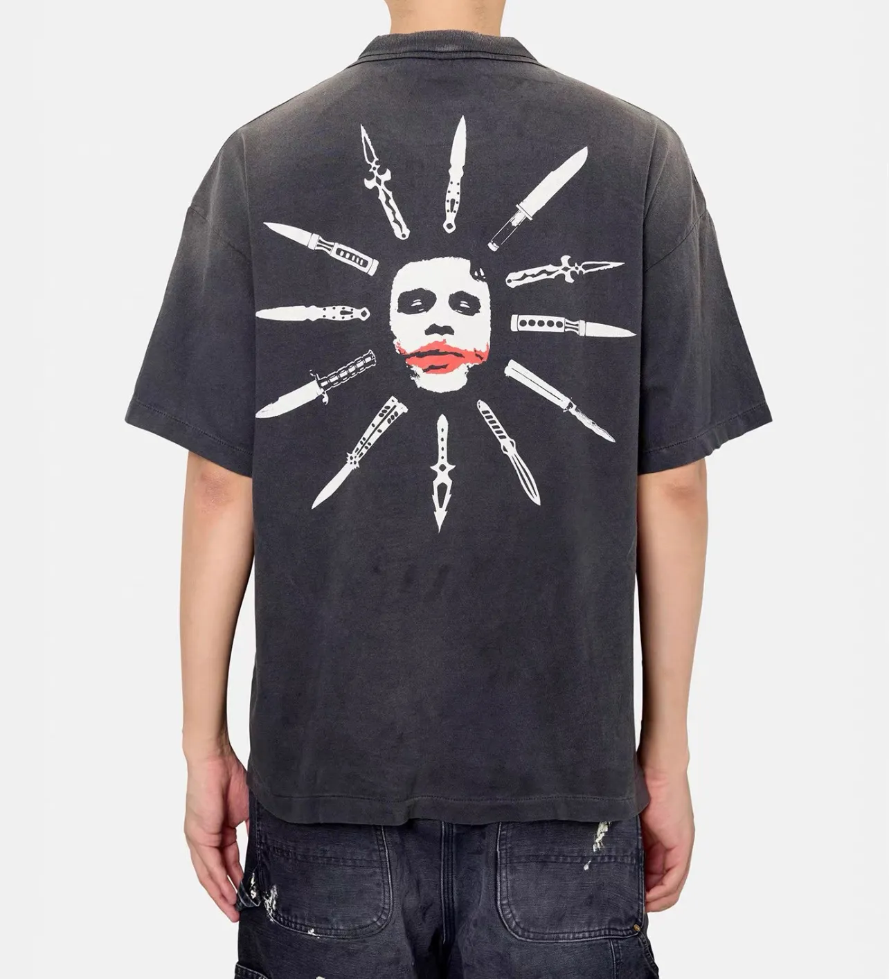 ⚠️This season's most important Batman-Joker IP collaboration SAINT Mxxxxxx x The Dark Knight BTM SS TEE/LIP/BLACK Dark Knight Batman collaboration Joker's Kiss/Joker Dagger retro distressed short-sleeves Washed black S-XL Assute ready-to-wear dyeing Ma Liu faded Re-washed to make old Genuine proofing Custom-made correct main mark Washed mark Differences see pictures and goods Top-notch printing technology God restores every detail of the original product